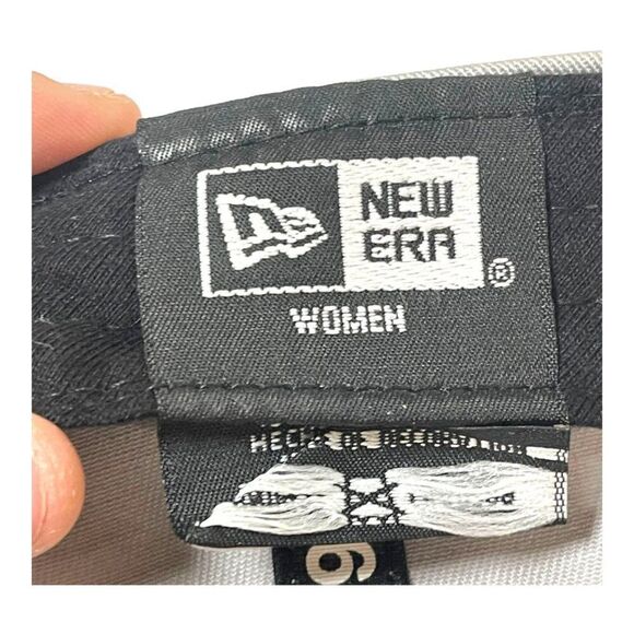 NFL New Era Women's 9FORTY Tampa Bay Buccaneers Hat Grey Pink NFL Bucs Fan Gear - Picture 6 of 10